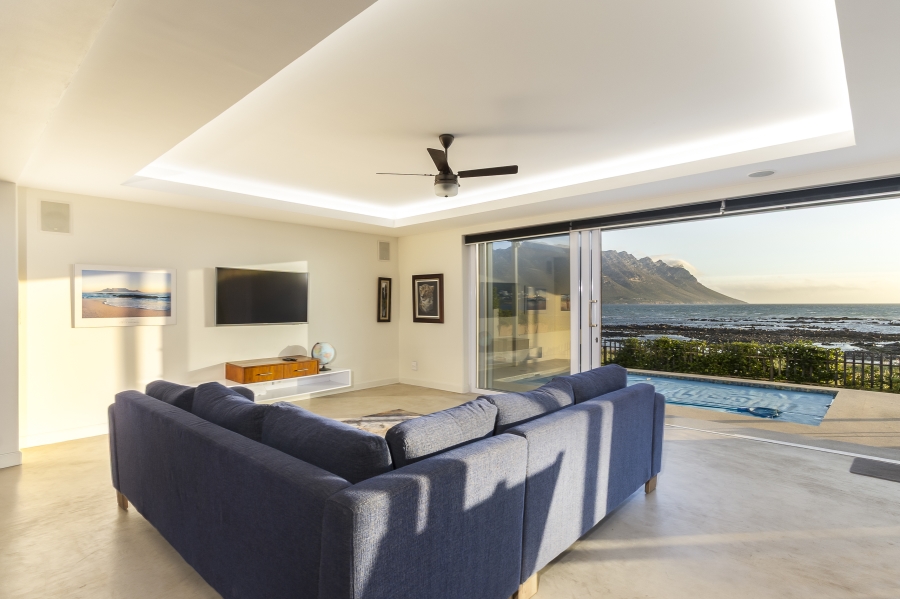 To Let 4 Bedroom Property for Rent in Harbour Island Western Cape